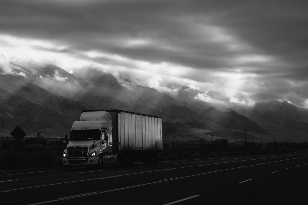 WHIRL AROUN TRUCKING LLC